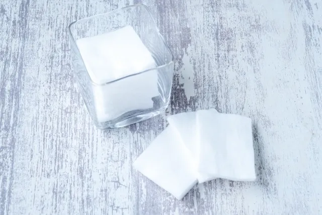 脱脂綿イメージ